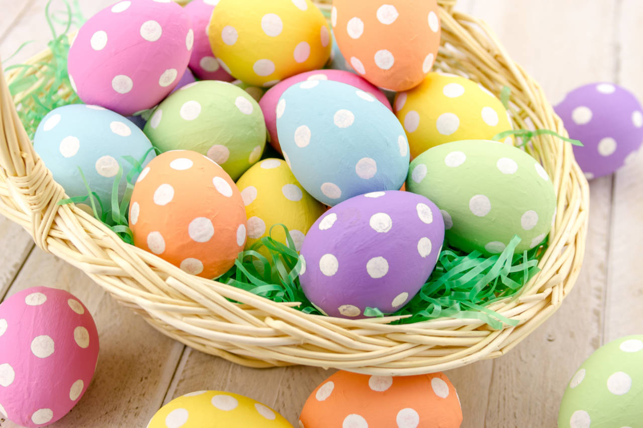 Easter DIY Cards, Dyed Eggs & Online Easter Services